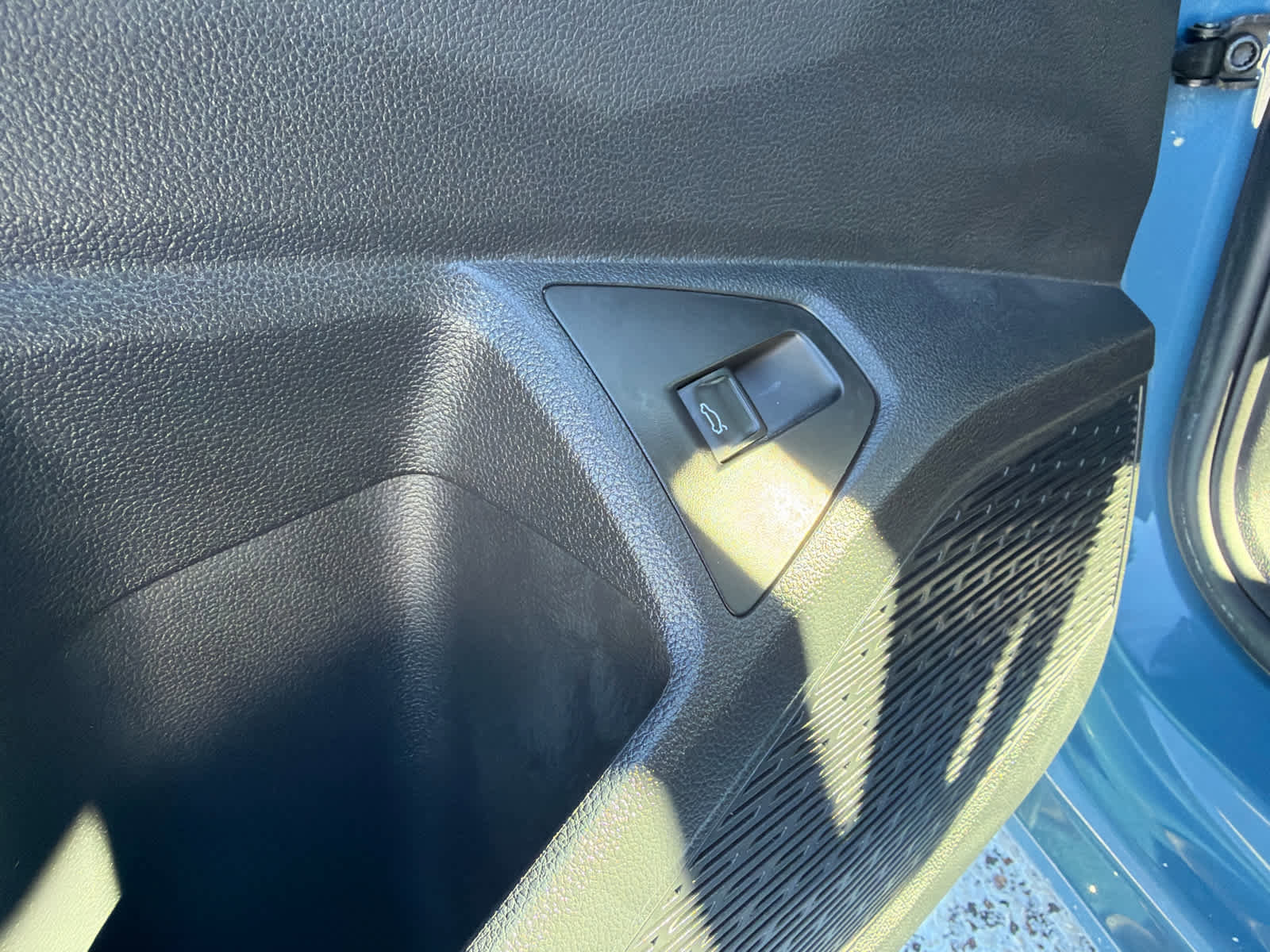 Certified 2025 Volkswagen Jetta SE image 16