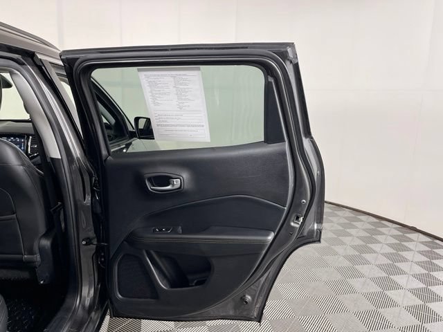 Used 2018 Jeep Compass Limited w/ Navigation Group AWD/4WD image 38