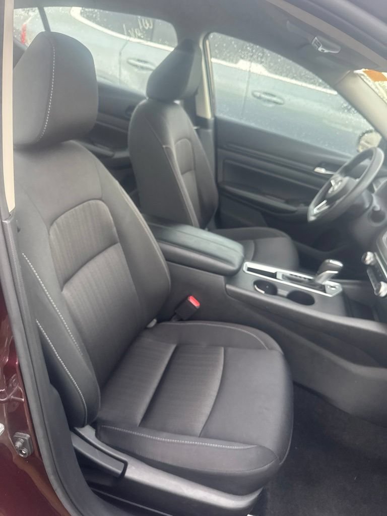Used 2025 Nissan Altima 2.5 SV FWD image 5