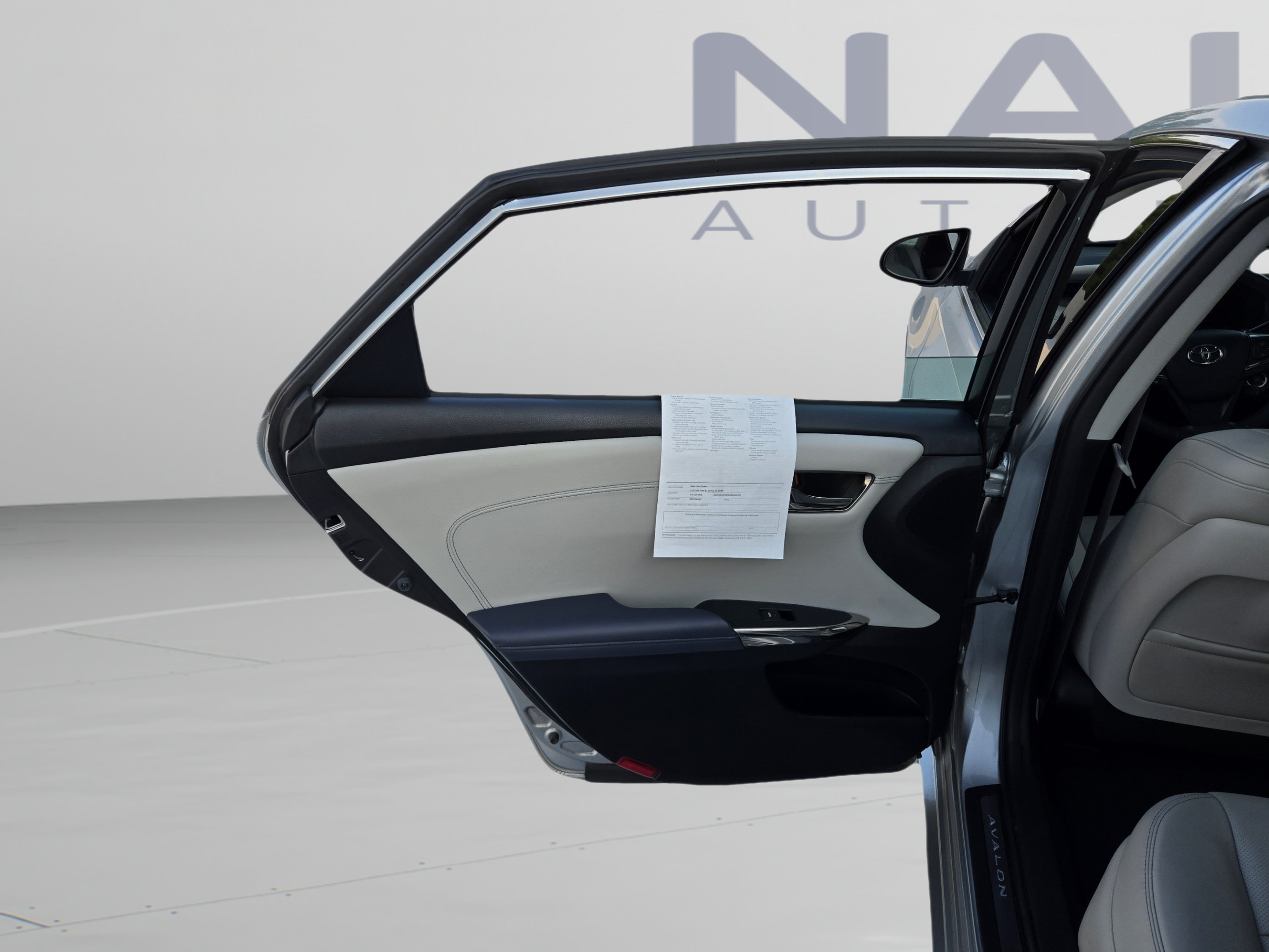 Used 2015 Toyota Avalon Limited FWD image 20