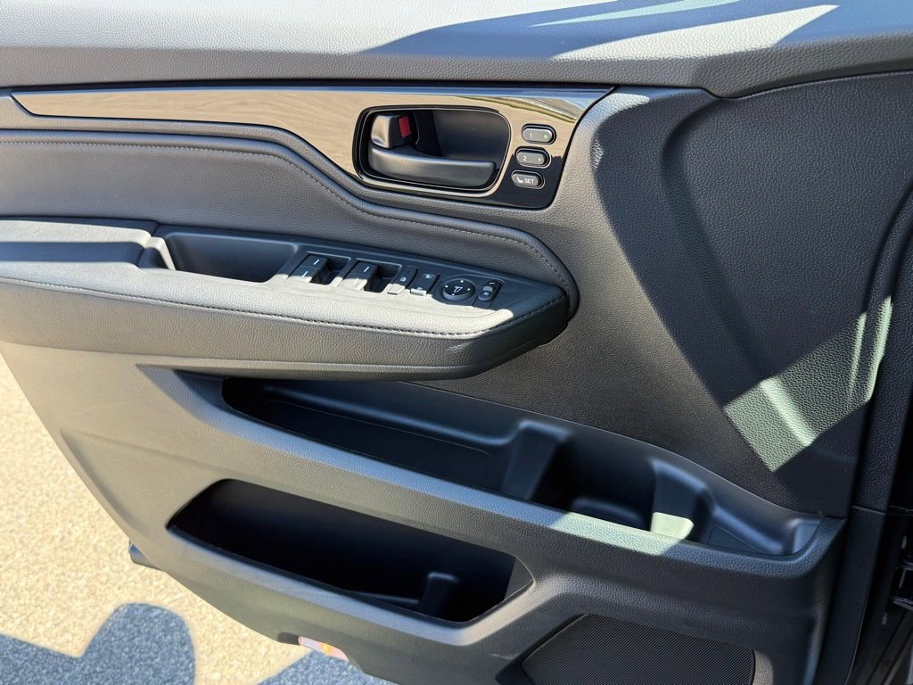 New 2026 Honda Odyssey Touring image 27