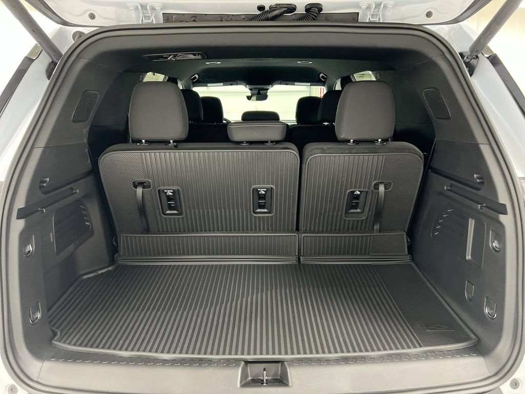 New 2026 Chevrolet Traverse LT w/ Driver Confidence Package FWD image 25