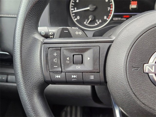 Used 2023 Nissan Pathfinder S image 28