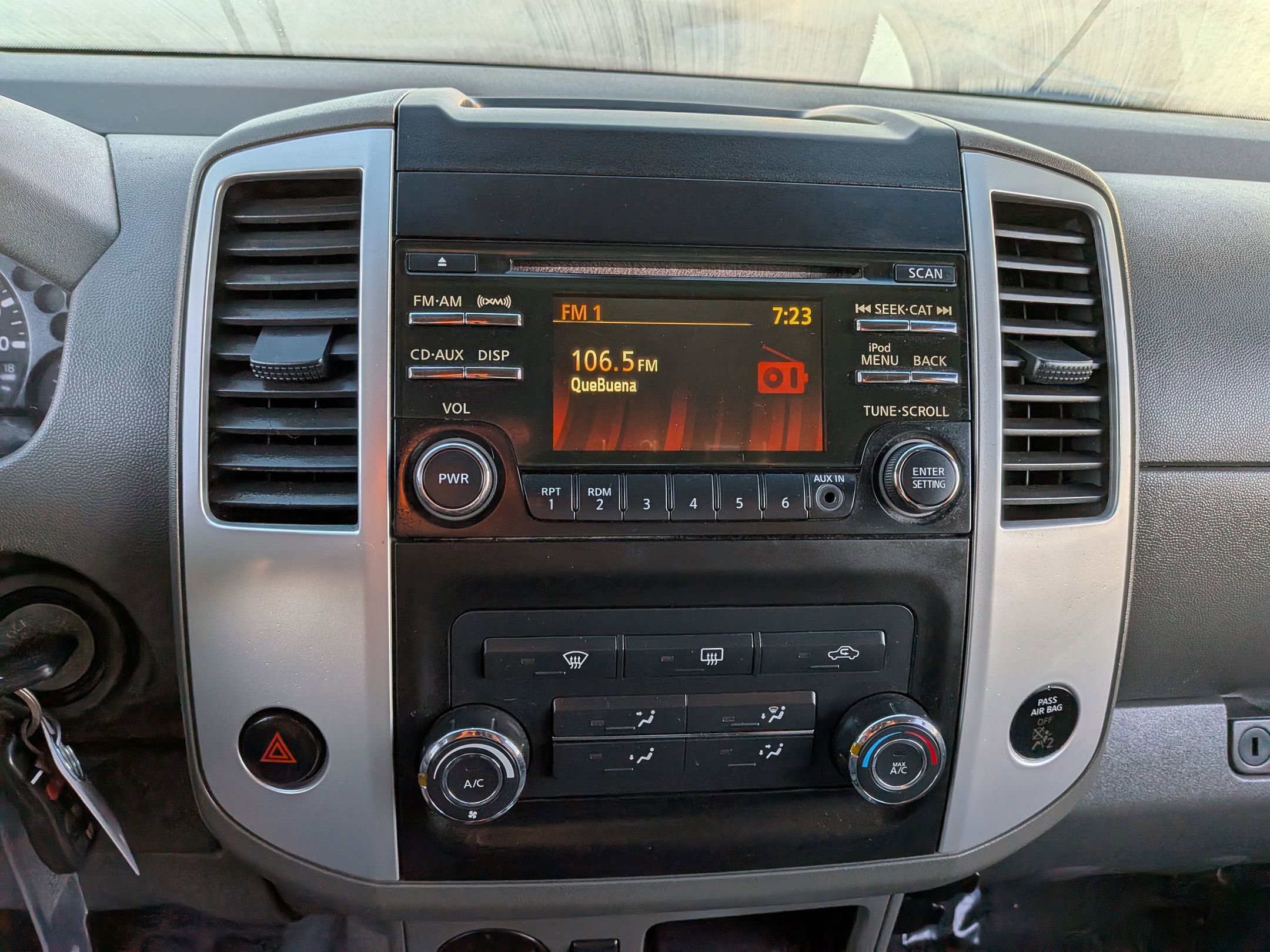 Used 2013 Nissan Frontier SV image 18