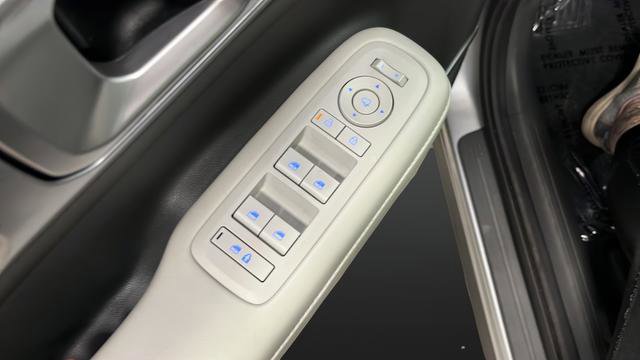 Used 2024 Hyundai Santa Fe Limited FWD image 22