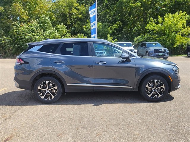 Used 2023 Kia Sportage EX image 4