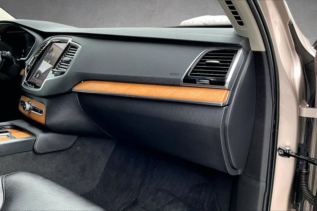 Certified 2023 Volvo XC90 B6 Plus w/ Protection Package Premier image 27