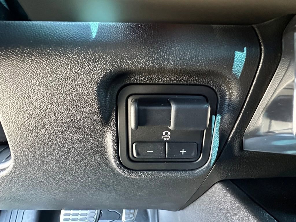New 2026 GMC Hummer EV SUV w/ LPO, Sport Package AWD/4WD image 30