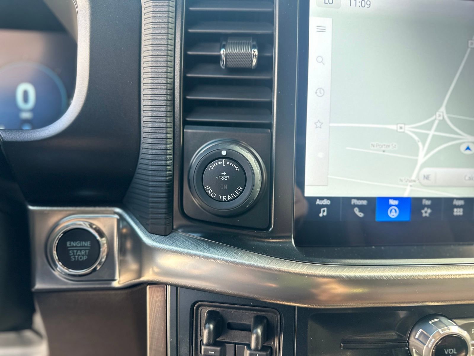 New 2025 Ford F150 King Ranch w/ FX4 Off-Road Package image 37