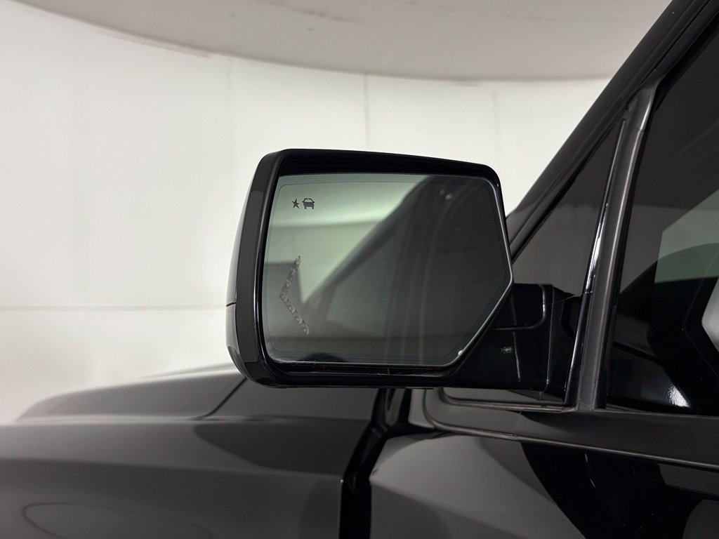 Used 2020 Chevrolet Tahoe Premier AWD/4WD image 14
