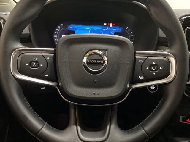 Used 2025 Volvo XC40 B5 Plus AWD/4WD image 41