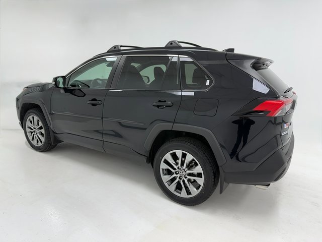 Used 2022 Toyota RAV4 XLE Premium image 37