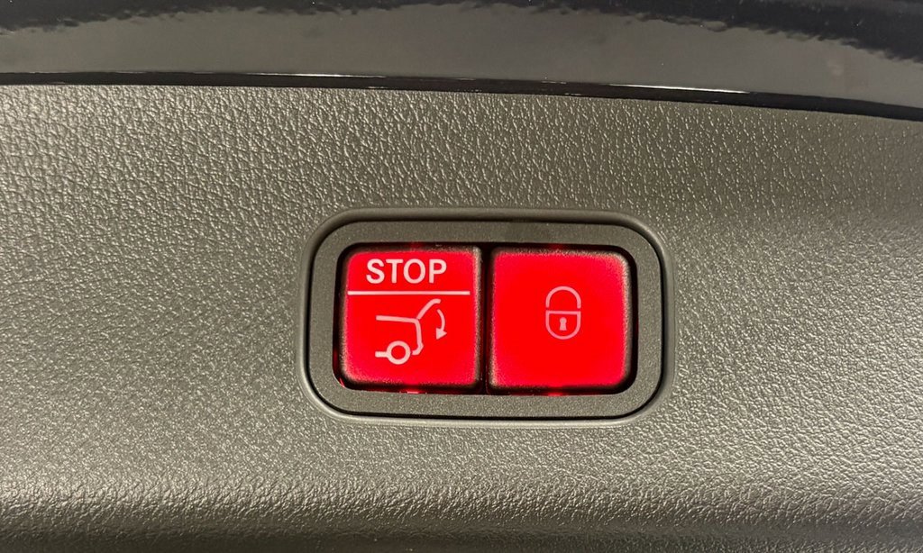 Used 2024 Mercedes-Benz GLC 43 AMG 4MATIC image 34