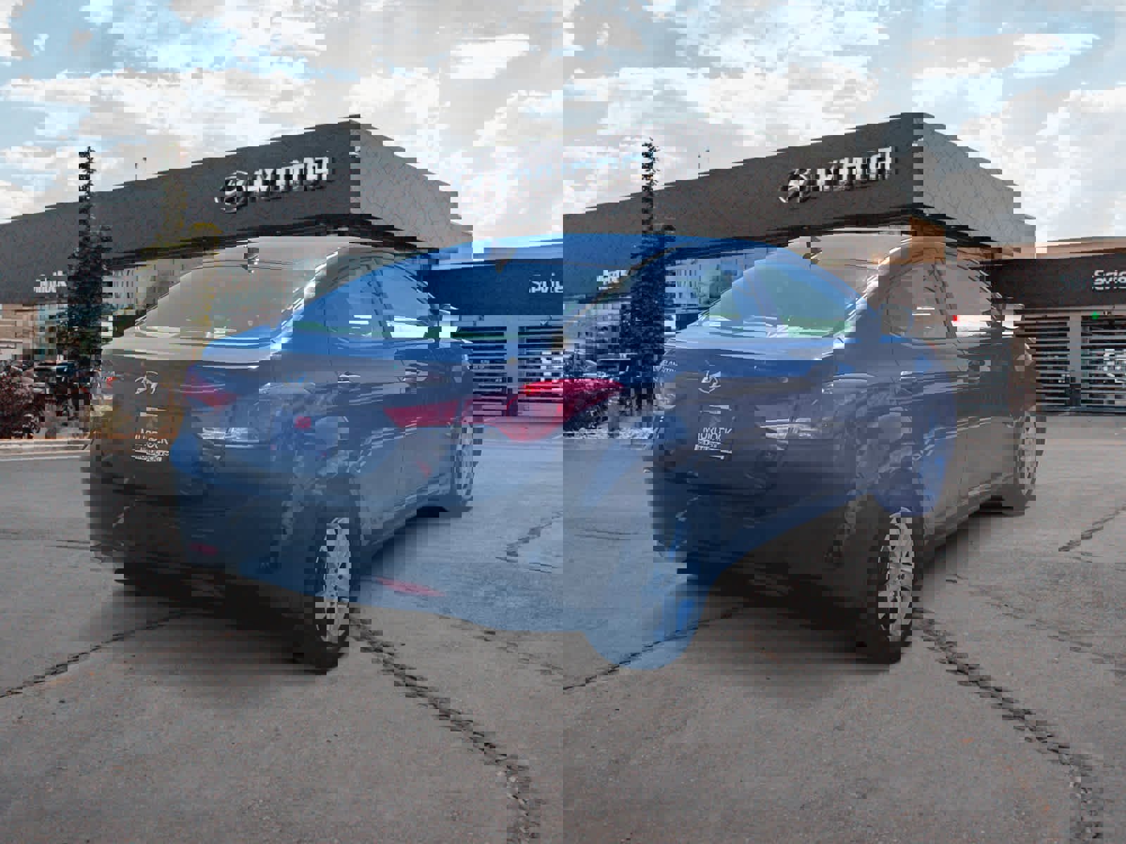 Used 2013 Hyundai Elantra GLS w/ Preferred Pkg image 5