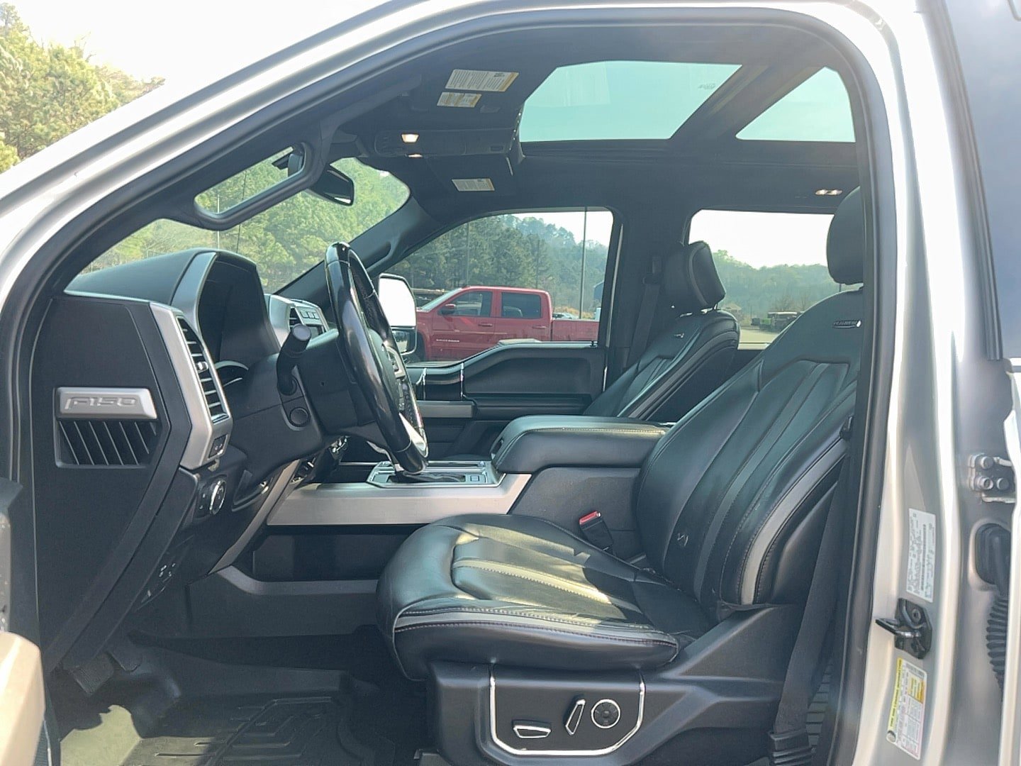 Used 2018 Ford F150 Platinum w/ Equipment Group 701A Luxury AWD/4WD image 13
