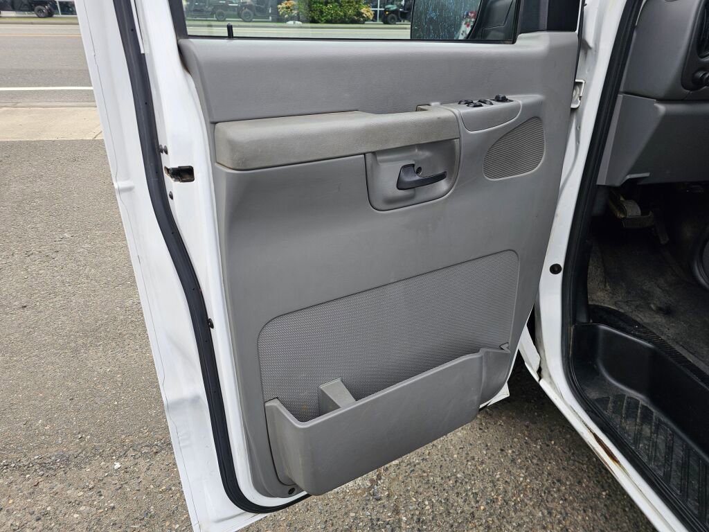 Used 2008 Ford E-150 and Econoline 150 RWD image 19
