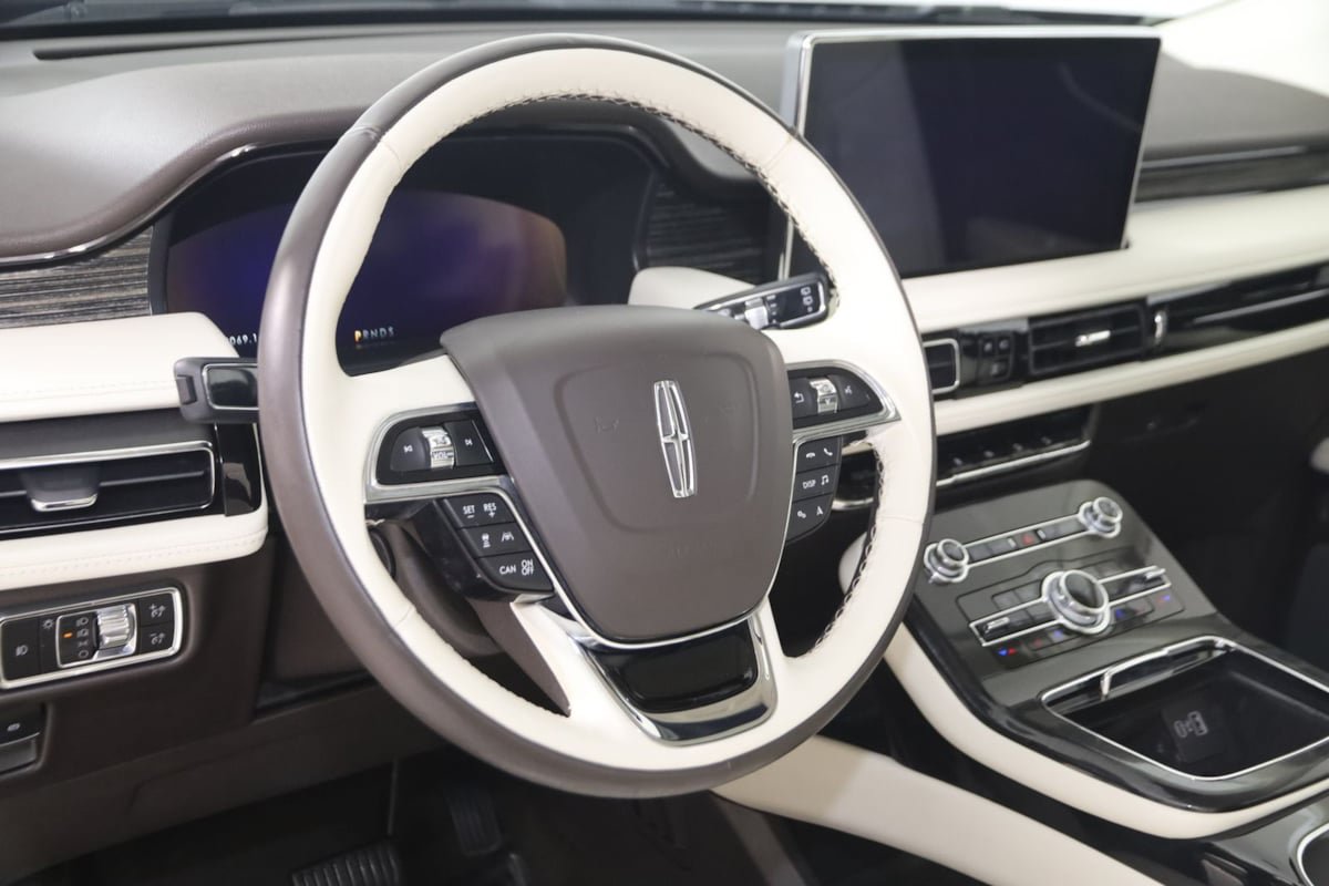 Used 2023 Lincoln Nautilus Black Label AWD/4WD image 6