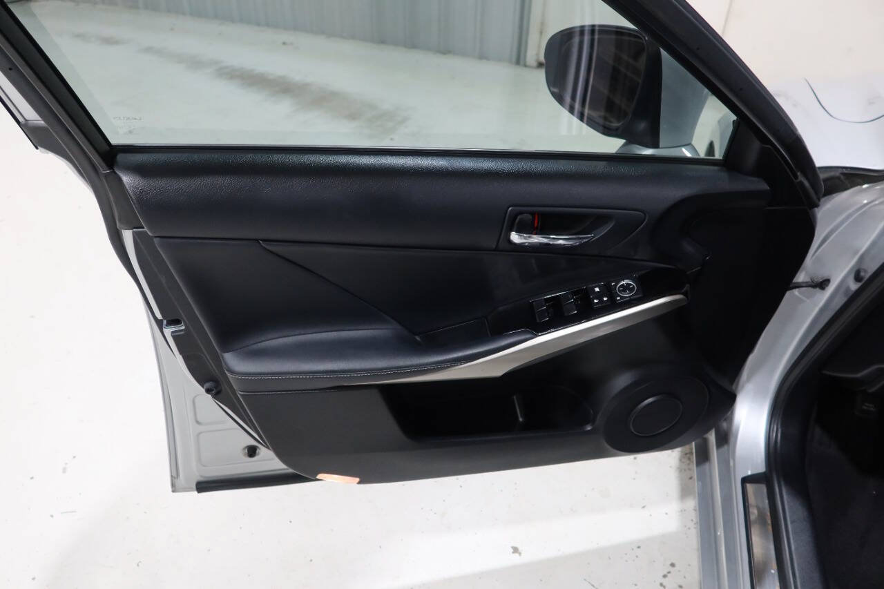 Used 2016 Lexus IS 300 AWD w/ Navigation System Package image 33