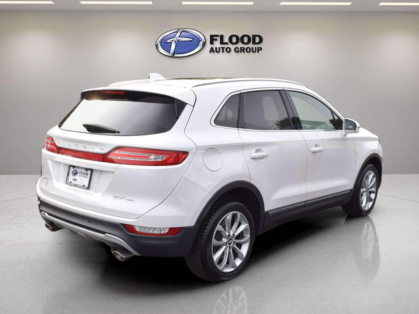 Used 2017 Lincoln MKC Select w/ Select Plus Package AWD/4WD image 4