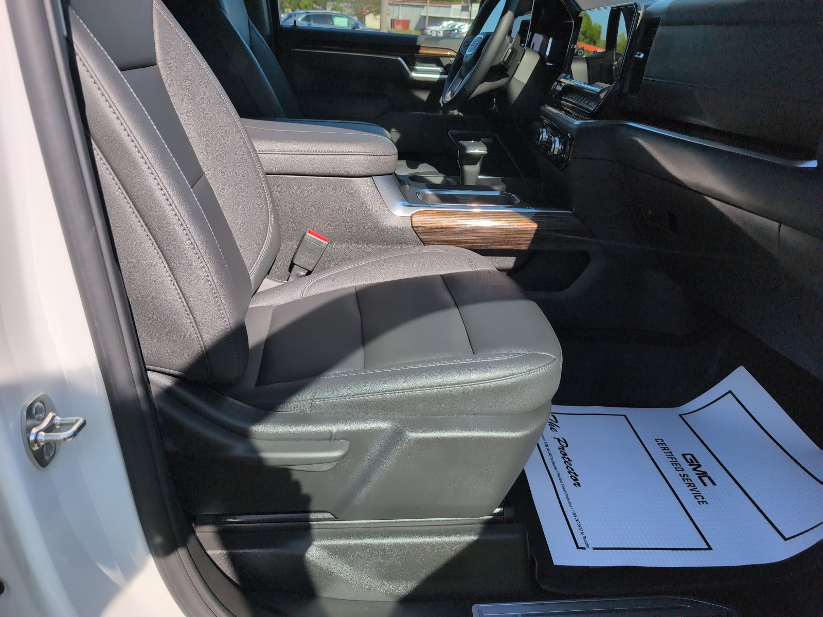 Used 2025 GMC Sierra 1500 Elevation w/ Elevation Premium Package image 11