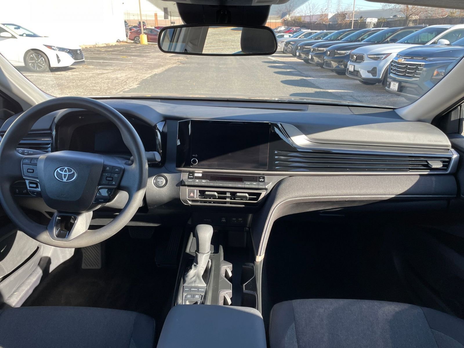 Used 2025 Toyota Camry LE image 32