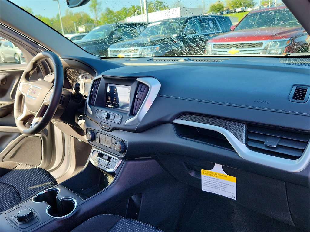 New 2024 GMC Terrain SLE image 23