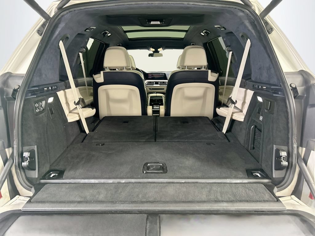 Used 2021 BMW X7 xDrive40i w/ M Sport Package AWD/4WD image 27