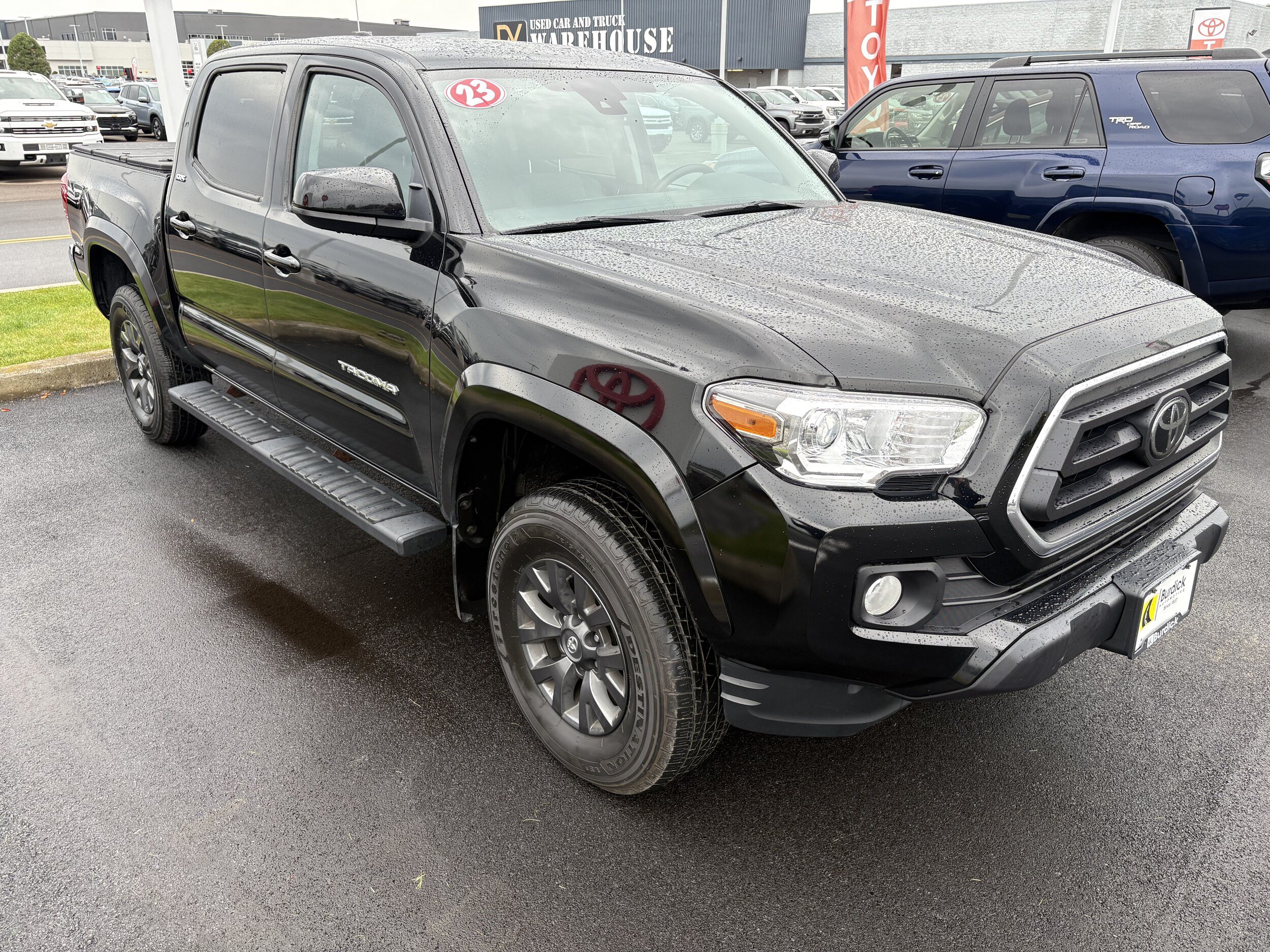 Certified 2023 Toyota Tacoma SR5 AWD/4WD image 2