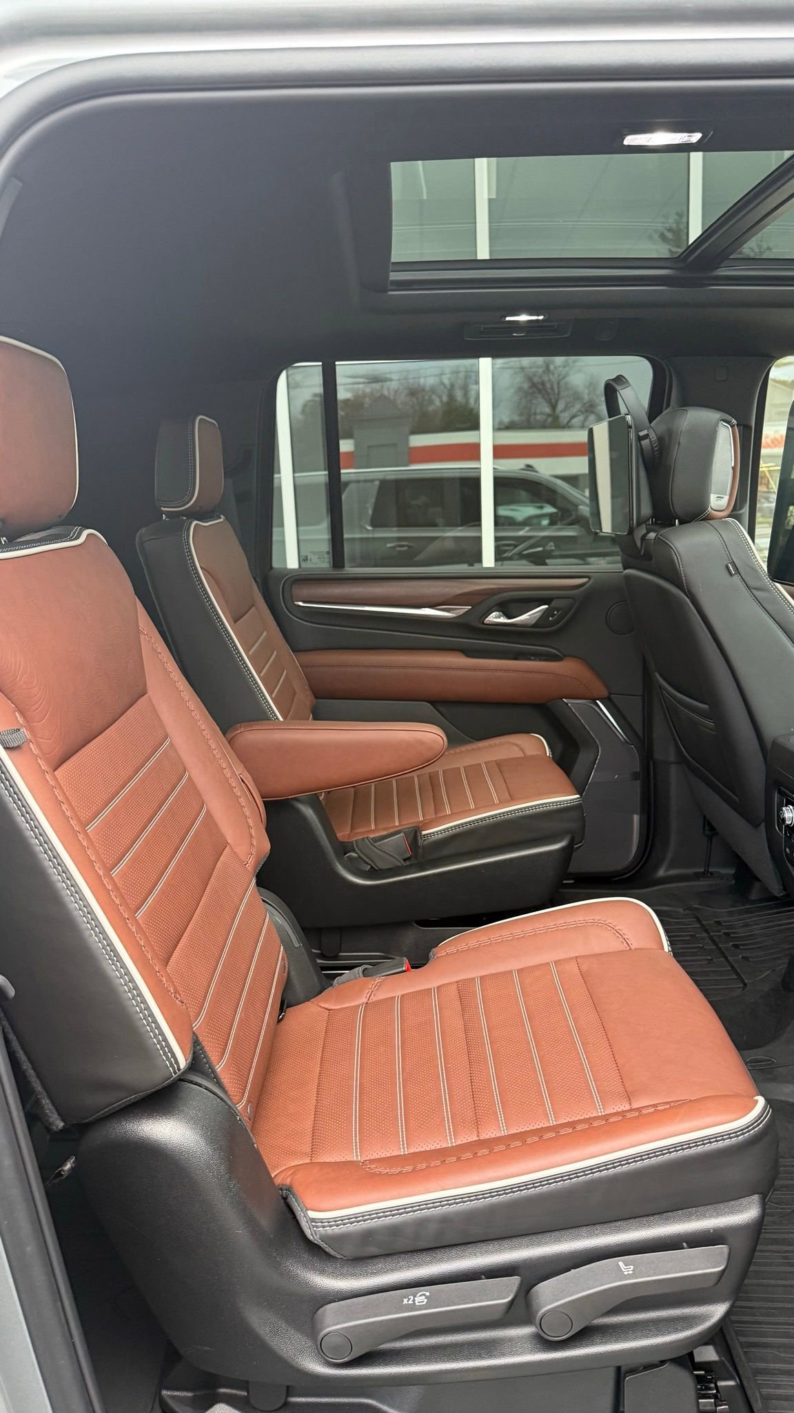 Used 2024 GMC Yukon XL Denali Ultimate image 26