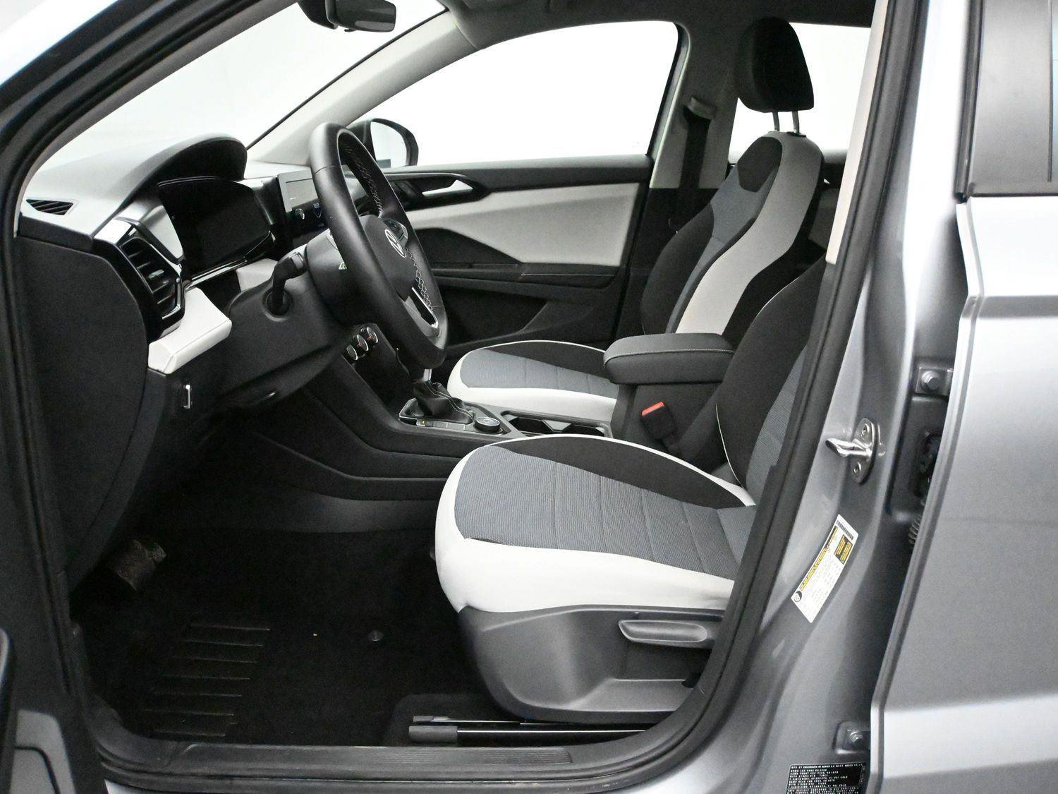 Certified 2025 Volkswagen Taos S w/ Taos Adventure Package (SXB) AWD/4WD image 7