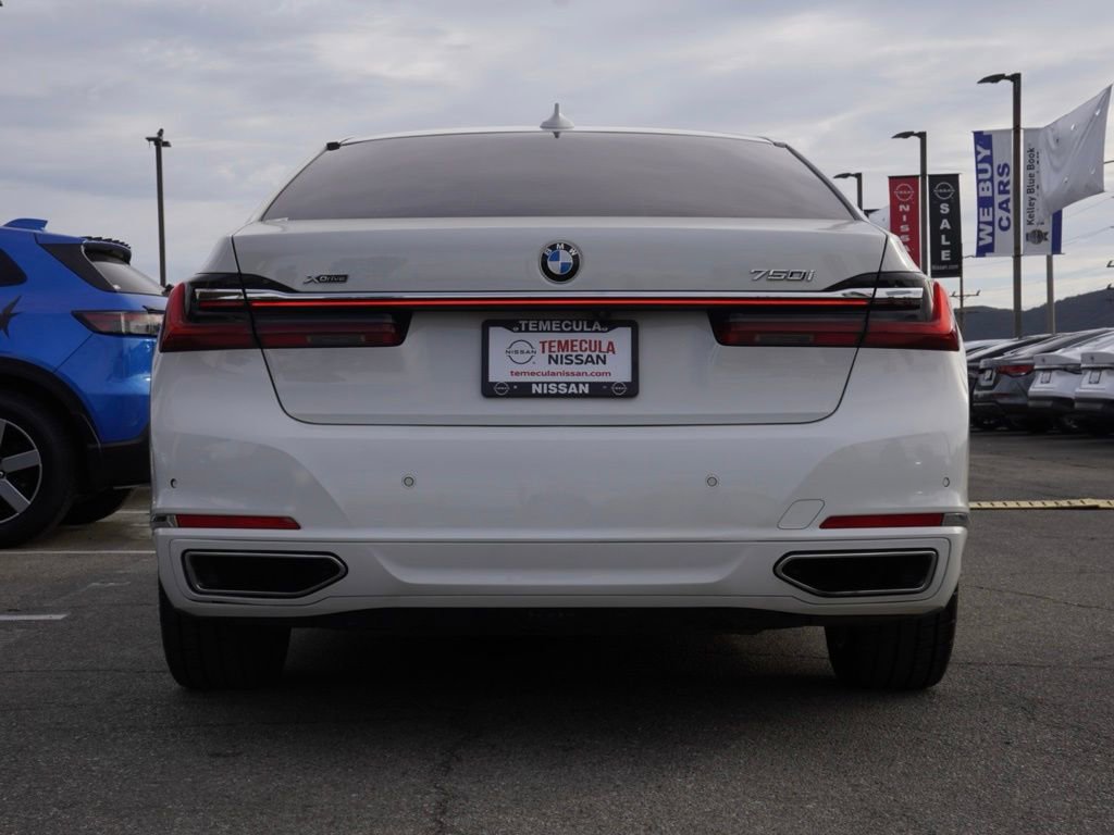 Used 2022 BMW 750i xDrive image 5
