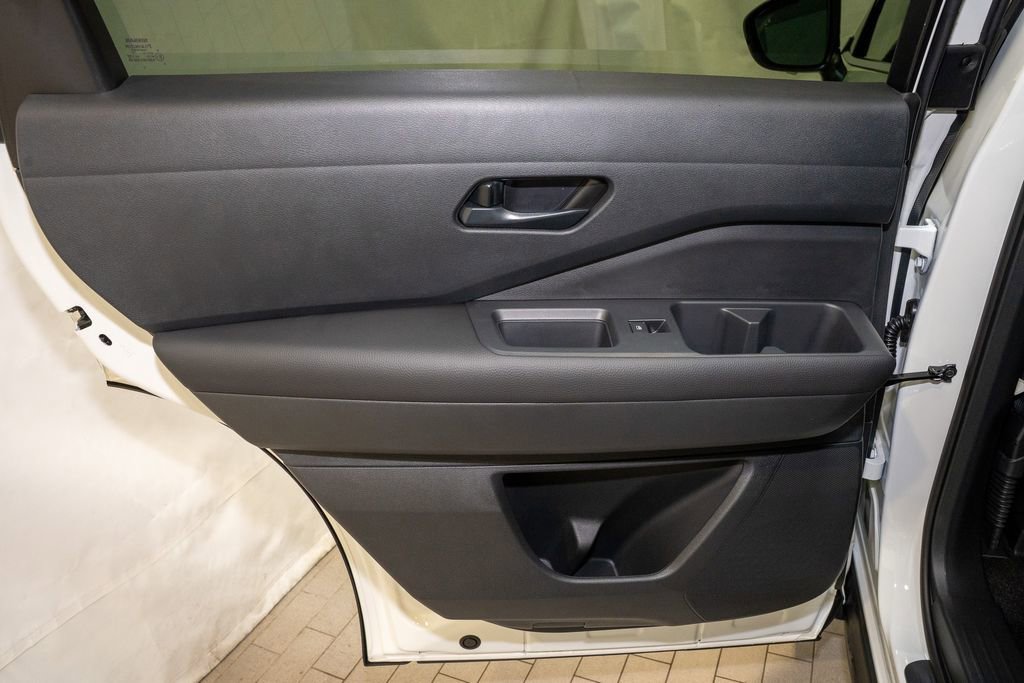 New 2026 Nissan Pathfinder SV image 12