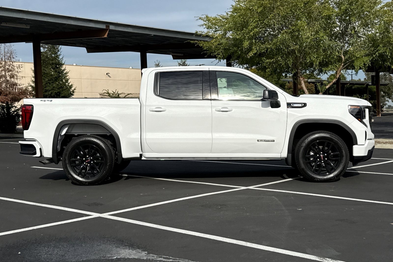 New 2026 GMC Sierra 1500 Elevation image 3
