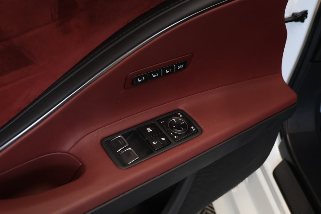 Used 2018 Lexus LC 500 Coupe w/ Performance Package RWD image 19