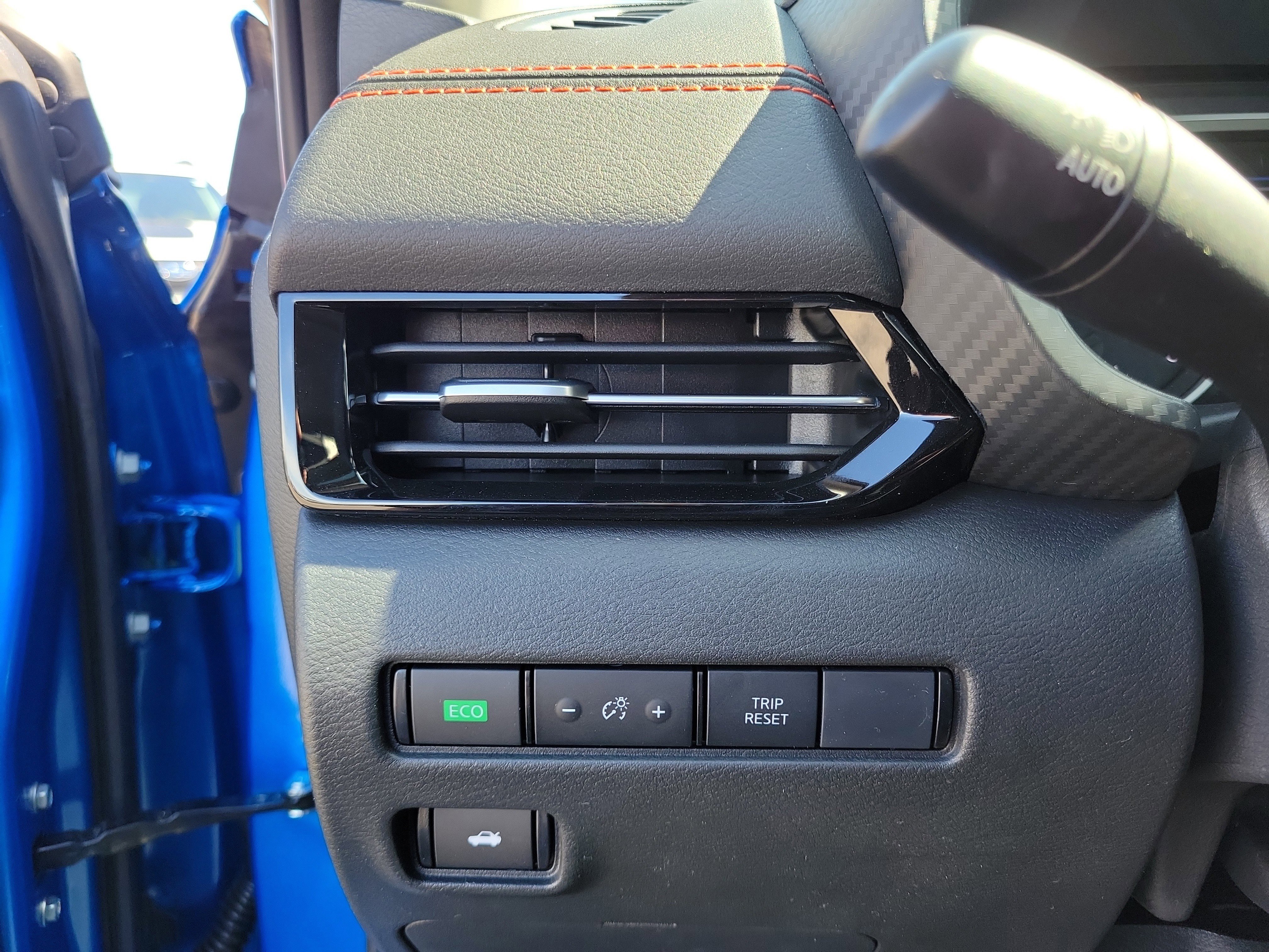 Used 2025 Nissan Sentra SR w/ SR Premium Package image 20