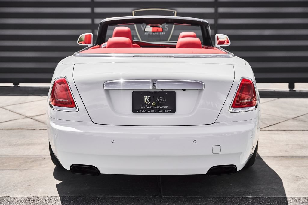 Used 2018 Rolls-Royce Dawn RWD image 17