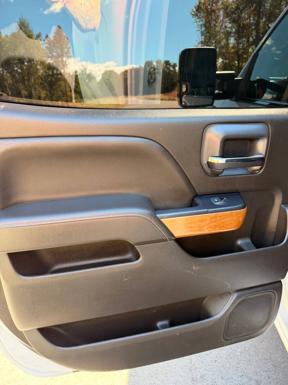 Used 2019 Chevrolet Silverado 2500 LTZ w/ Duramax Plus Package AWD/4WD image 19