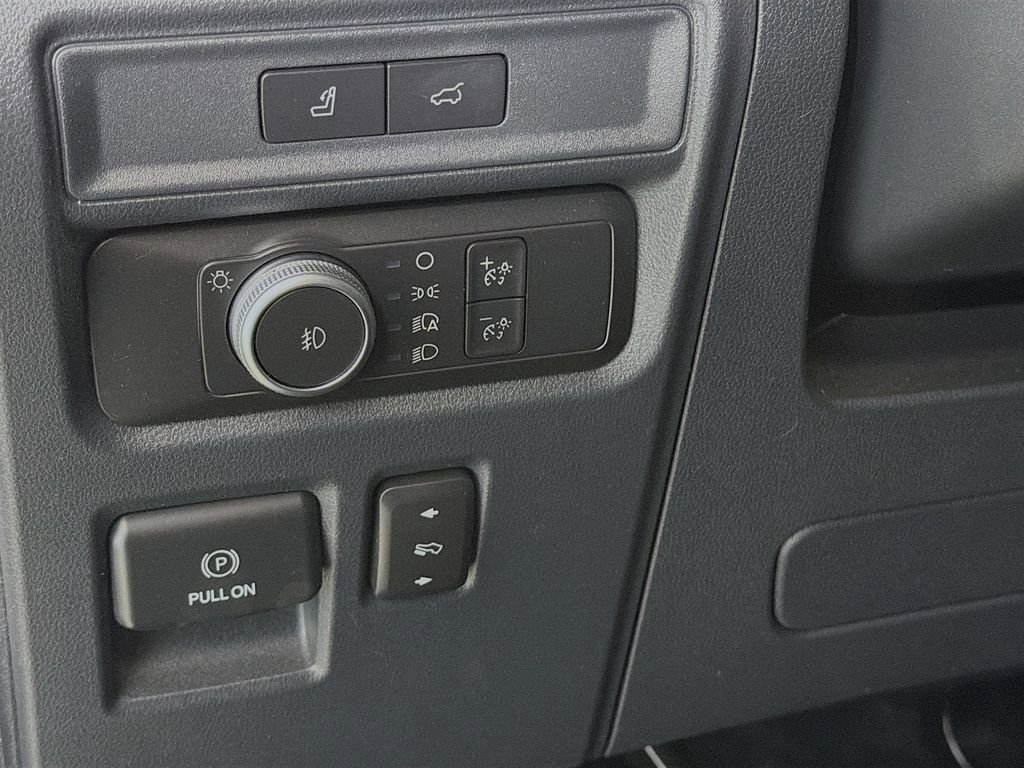 Used 2022 Ford Expedition XLT image 12