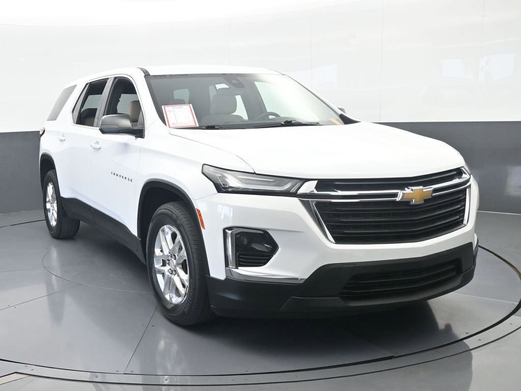 Used 2022 Chevrolet Traverse LS image 9