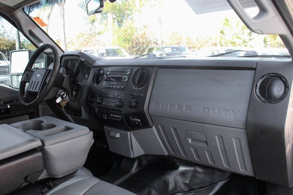 Used 2016 Ford F550 2WD Crew Cab Super Duty image 31
