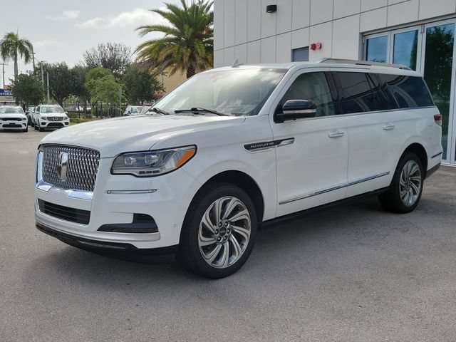 Certified 2022 Lincoln Navigator L Reserve RWD image 3