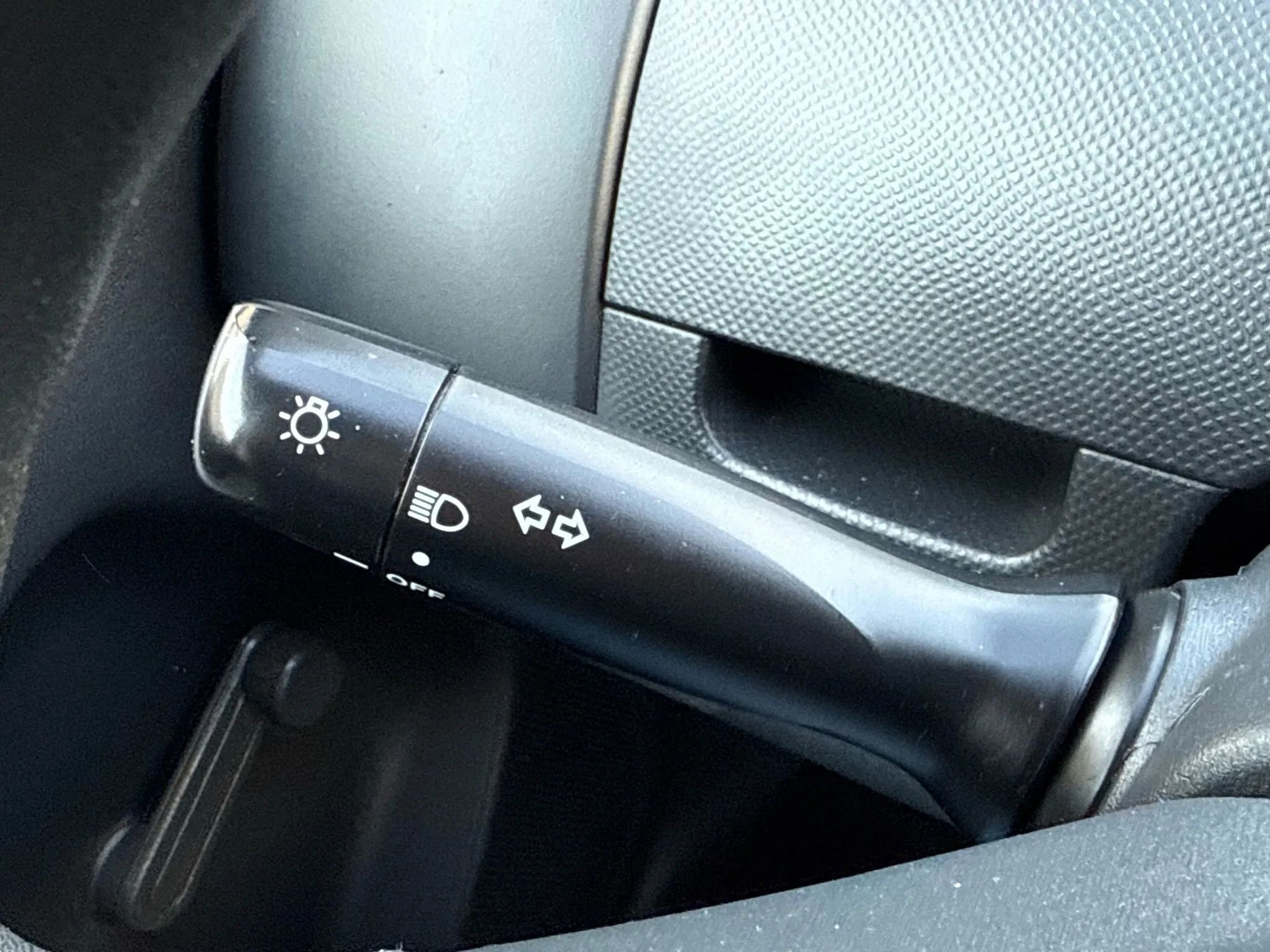 Used 2008 Toyota Yaris S image 27