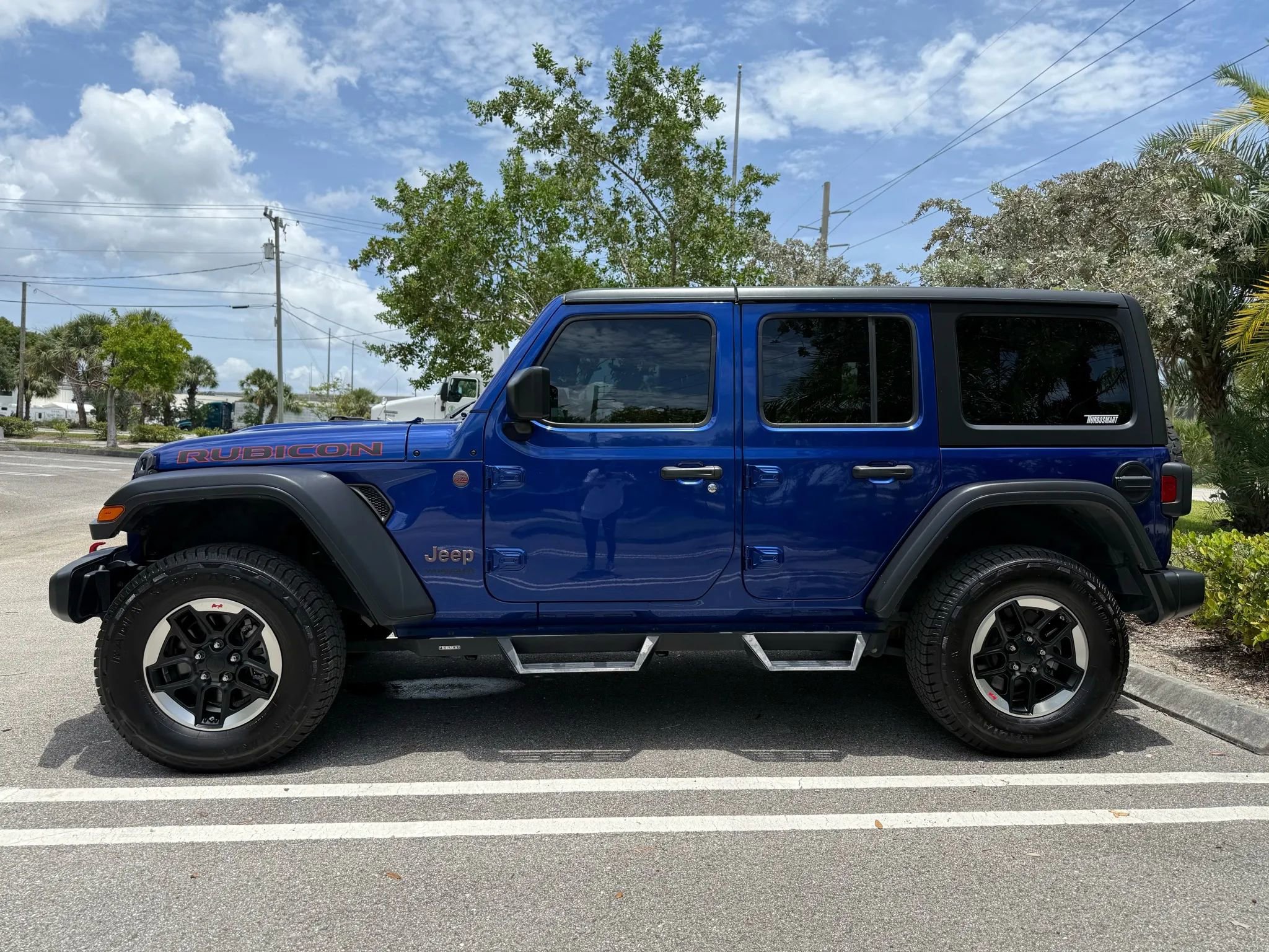 Used 2018 Jeep Wrangler Unlimited Rubicon w/ Cold Weather Group AWD/4WD image 3