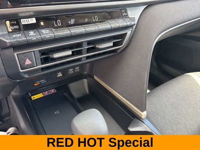 Used 2025 Toyota Camry LE image 24