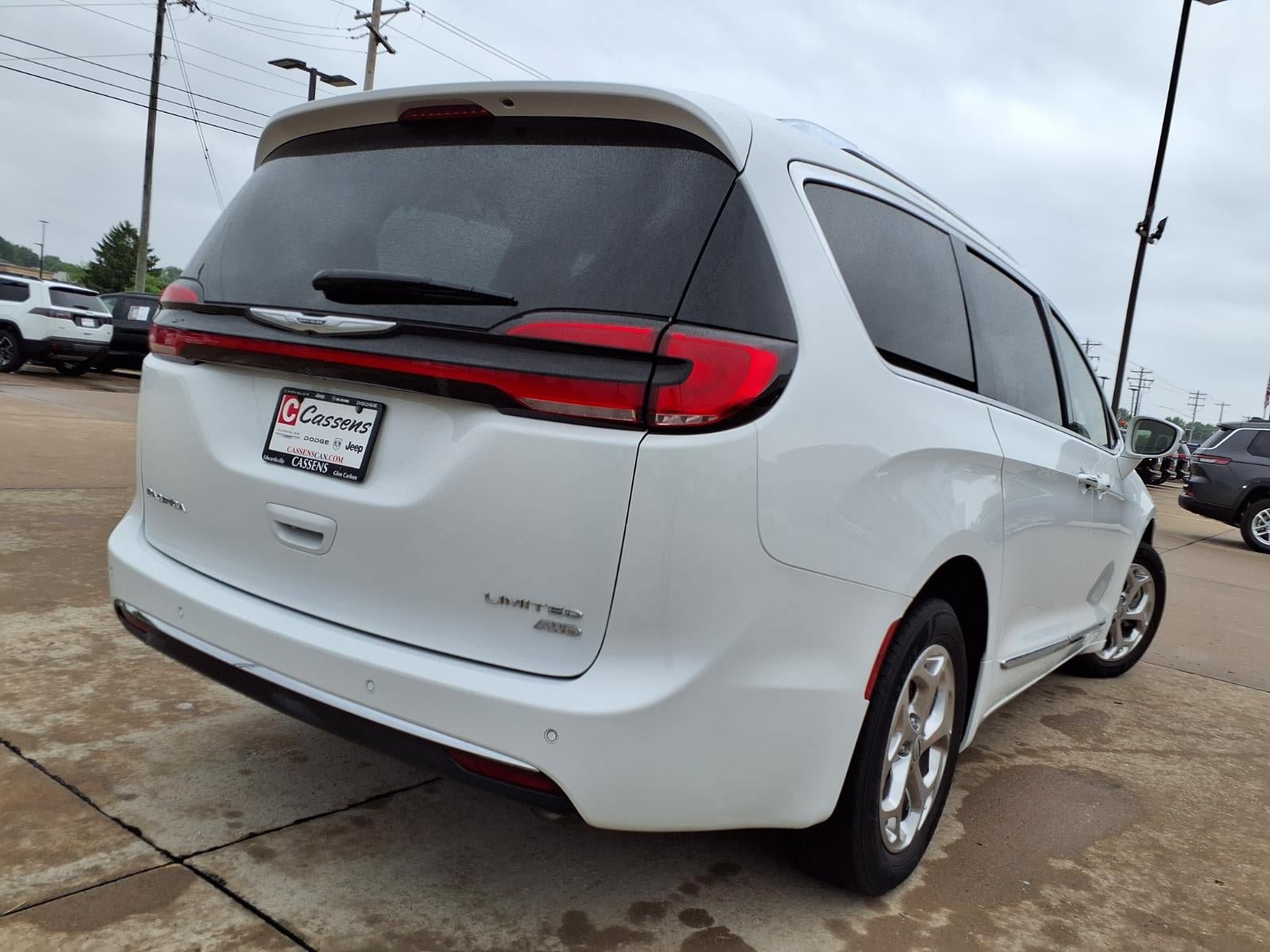 Certified 2021 Chrysler Pacifica Limited AWD/4WD image 34