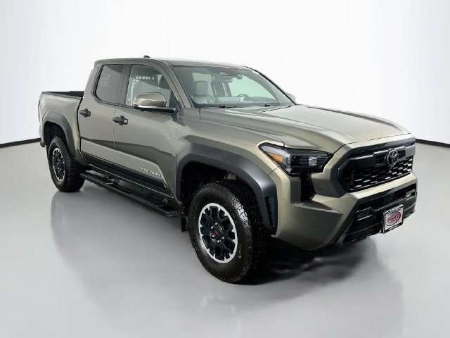 Used 2024 Toyota Tacoma TRD Off-Road w/ TRD Off Road Premium Package AWD/4WD image 16