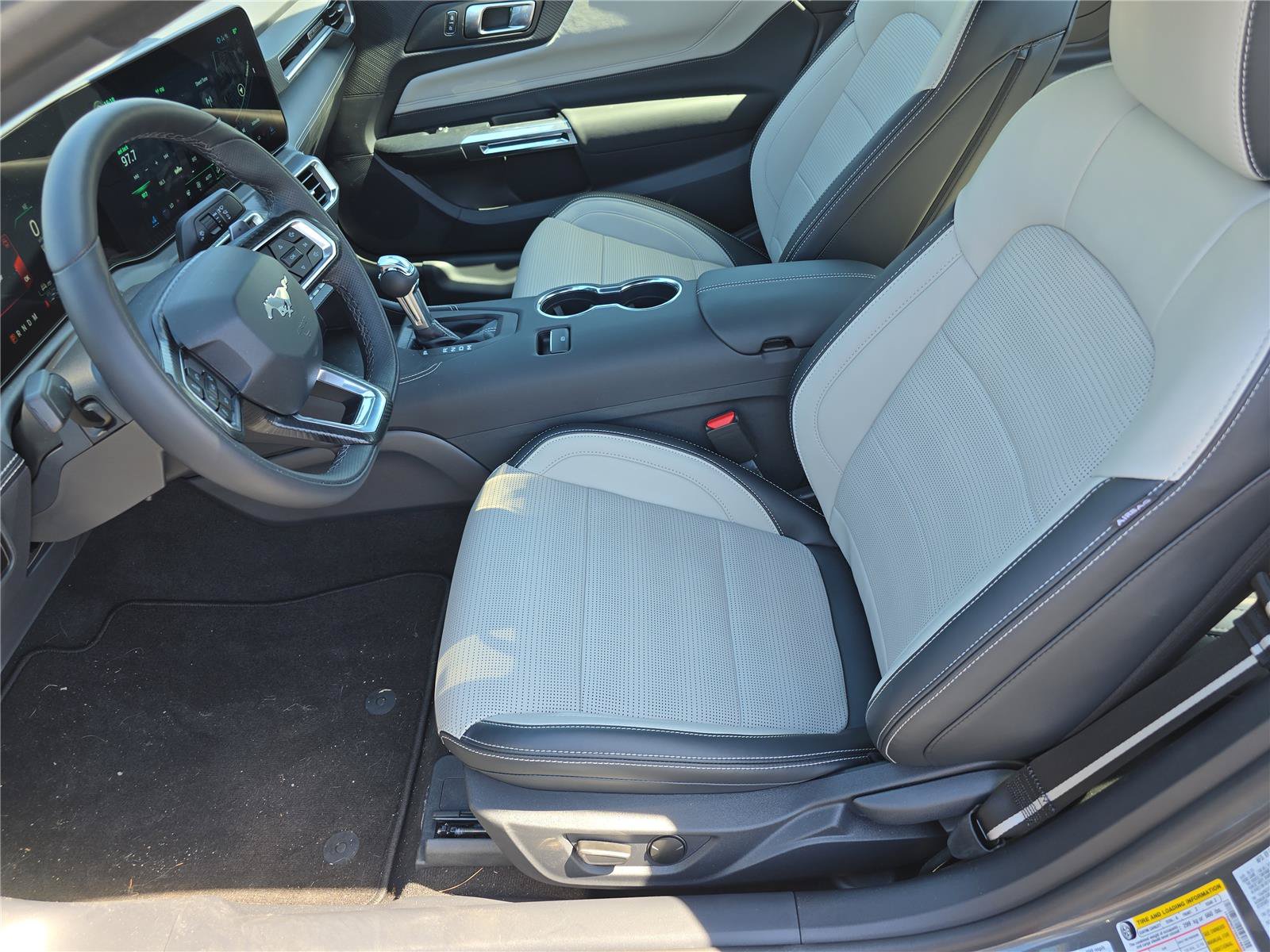 Used 2025 Ford Mustang GT Premium image 15