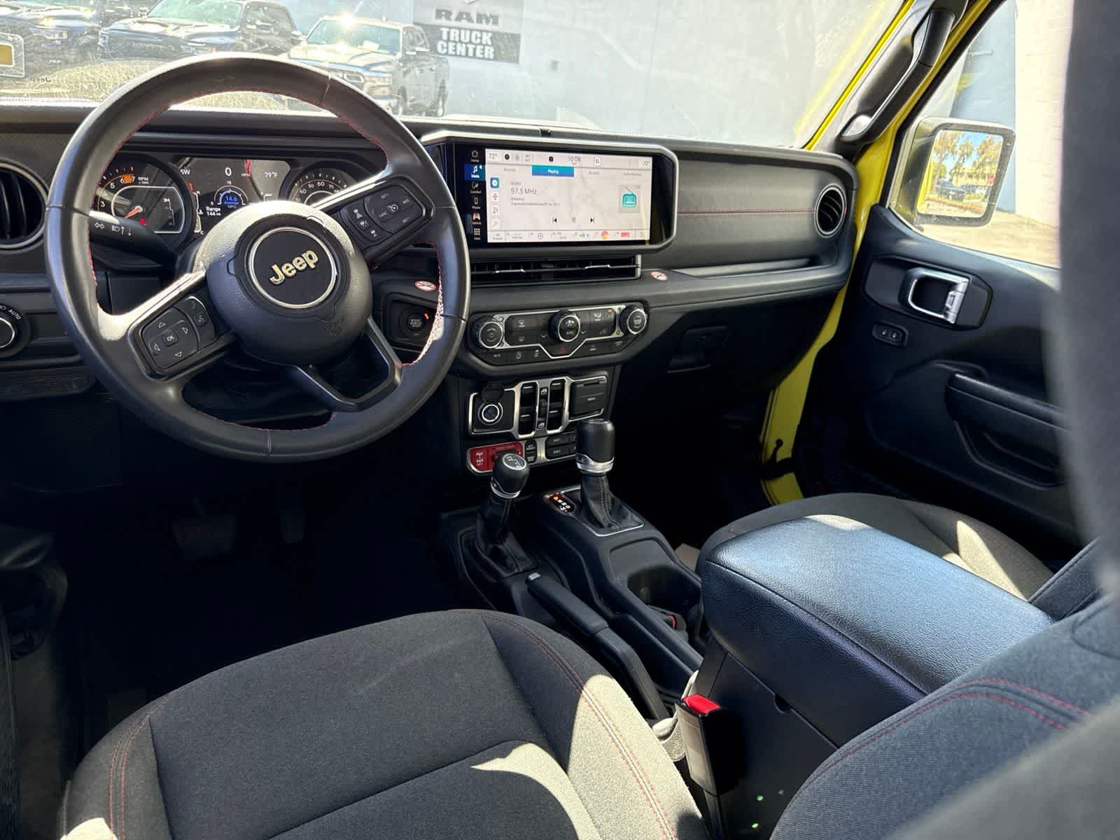 Used 2024 Jeep Wrangler Unlimited Rubicon AWD/4WD image 25