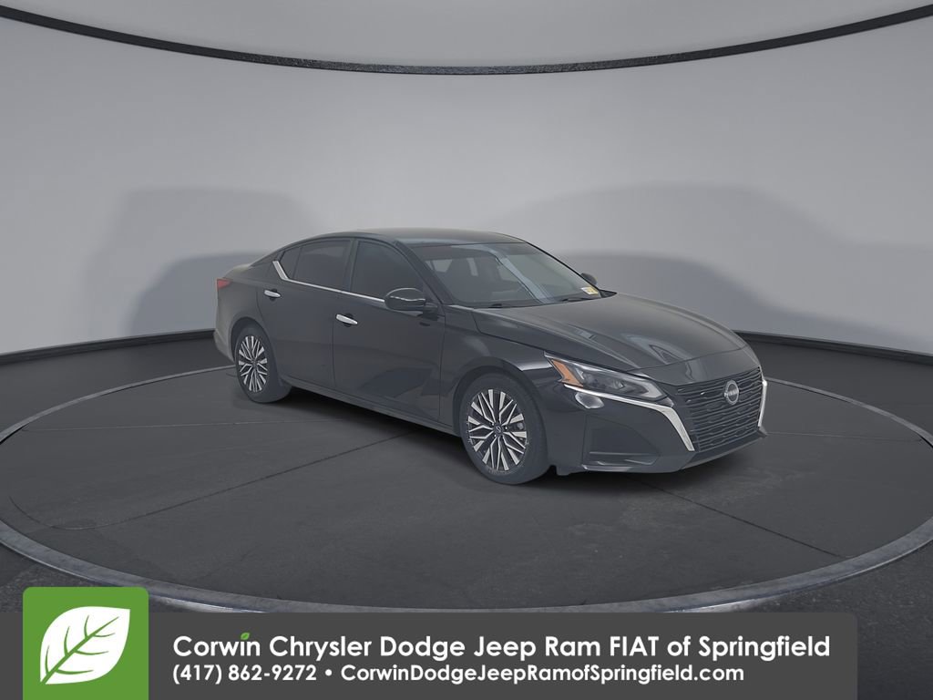 Used 2023 Nissan Altima 2.5 SV image 4