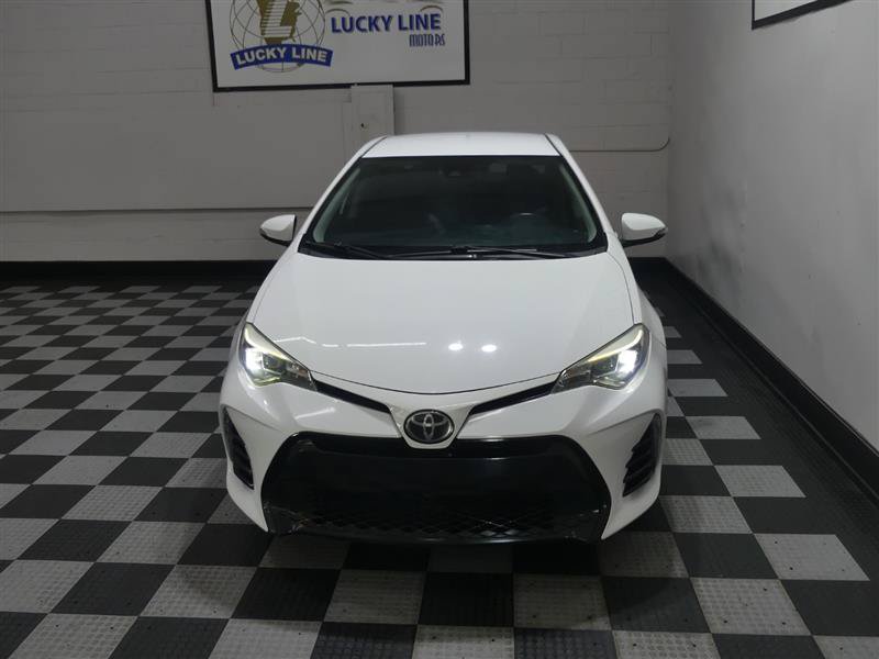 Used 2018 Toyota Corolla SE FWD image 3